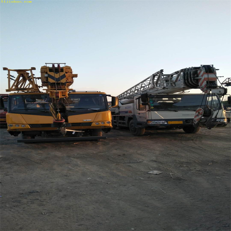 五通桥吊车吊挖机正确办法